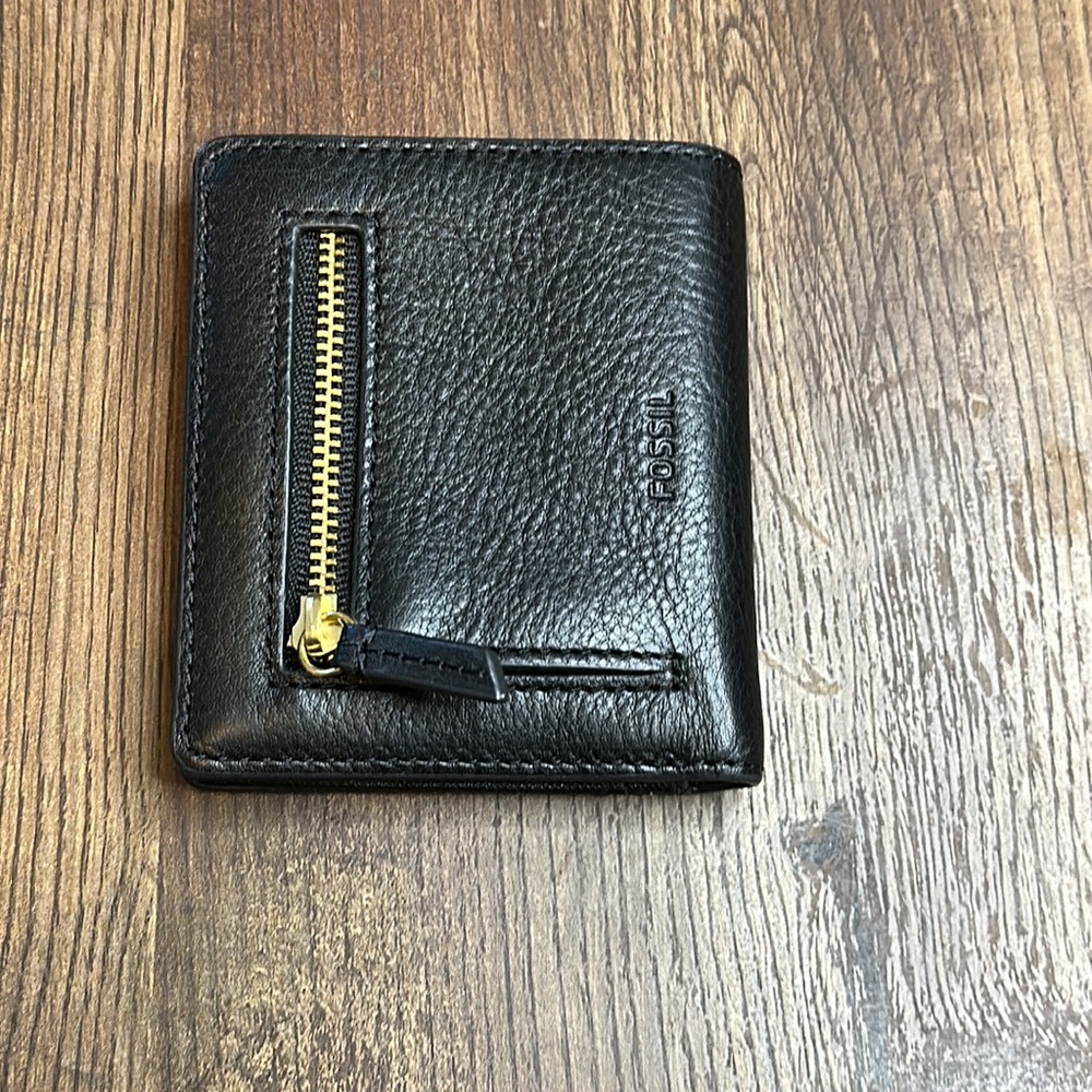 Fossil Shades Of Red Folding Wallet - image 4